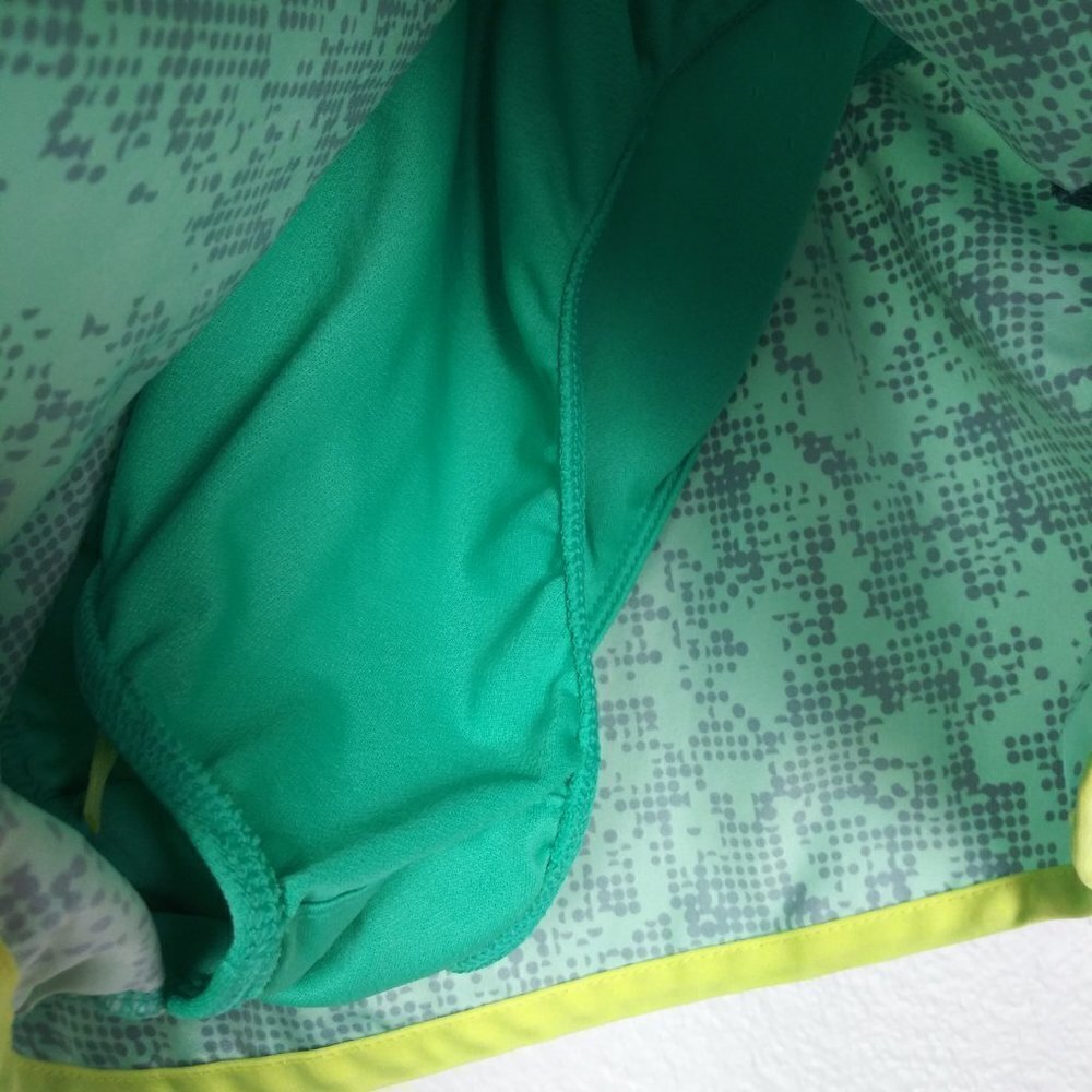 NIKE DRI-FIT Running Shorts Women's size L Green Printed - Picture 9 of 9